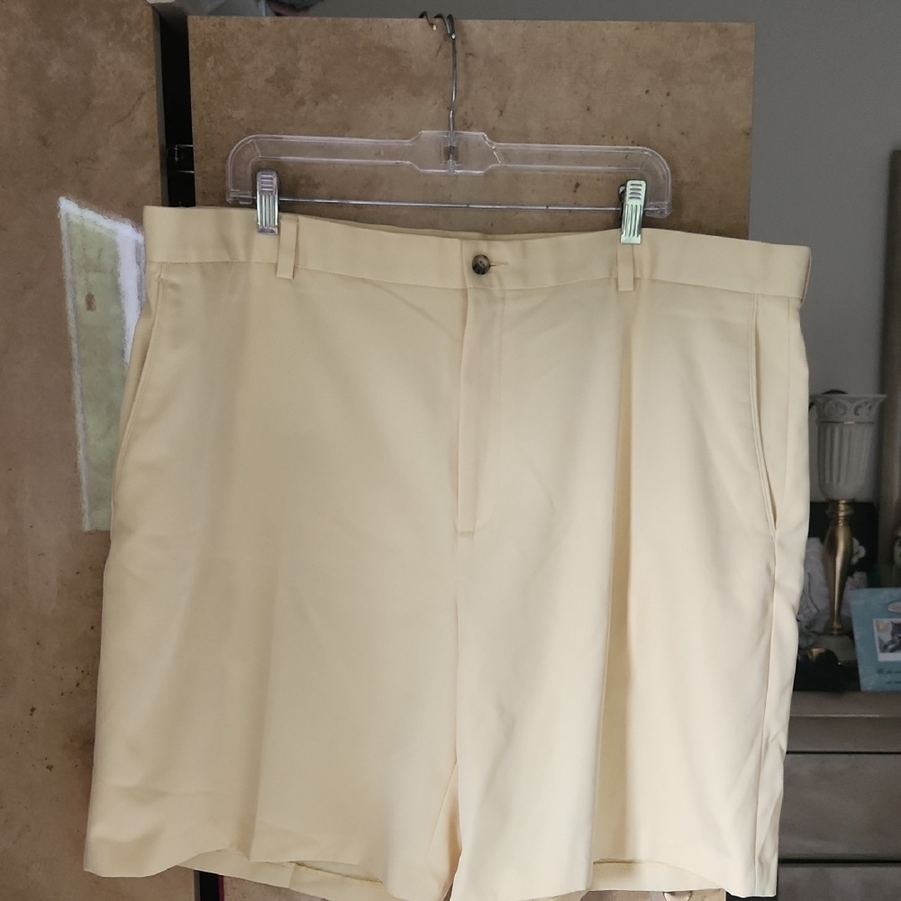 SALE ! -EUC -Men's OXFORD Chrome Yellow Flat Front Shorts Tailored for Leisure